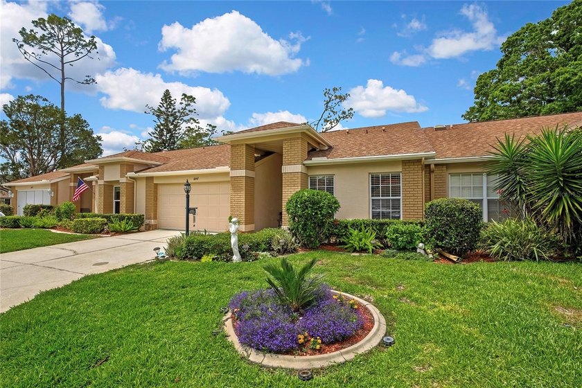 Welcome to Timber Greens! This charming 2-bedroom, 2-bath, 2-car - Beach Home for sale in New Port Richey, Florida on Beachhouse.com