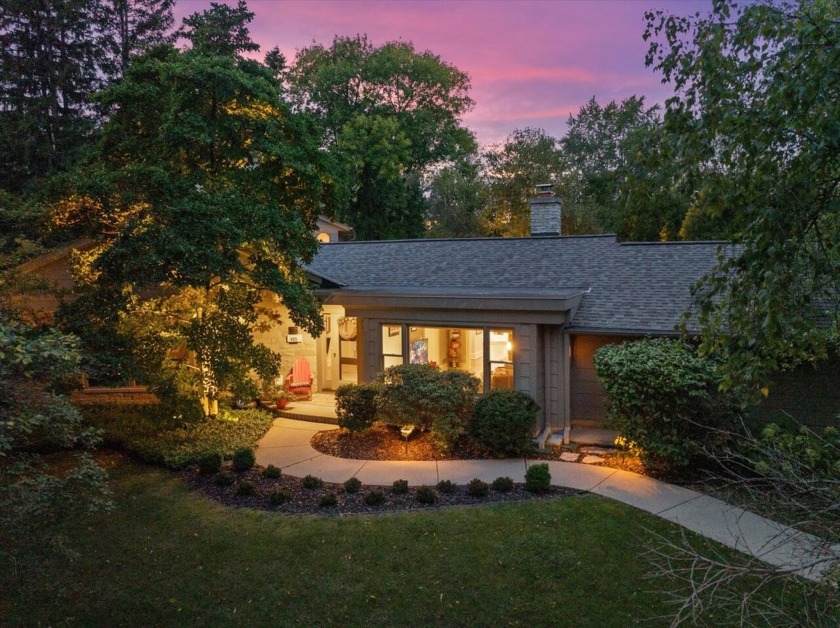 This striking mid-century modern home is set in a beautiful - Beach Home for sale in Fox Point, Wisconsin on Beachhouse.com