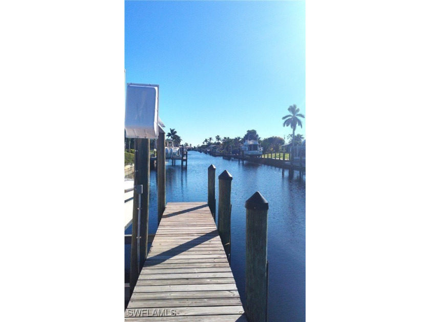 Great location! Gulf access, no bridges; 10,000lb lift - Beach Home for sale in Cape Coral, Florida on Beachhouse.com