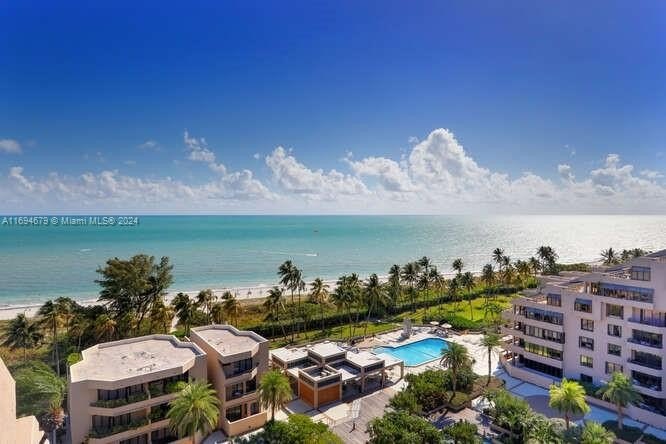 RARELY OFFERED! *34* line in The Oceansound. Split bedroom plan - Beach Condo for sale in Key Biscayne, Florida on Beachhouse.com