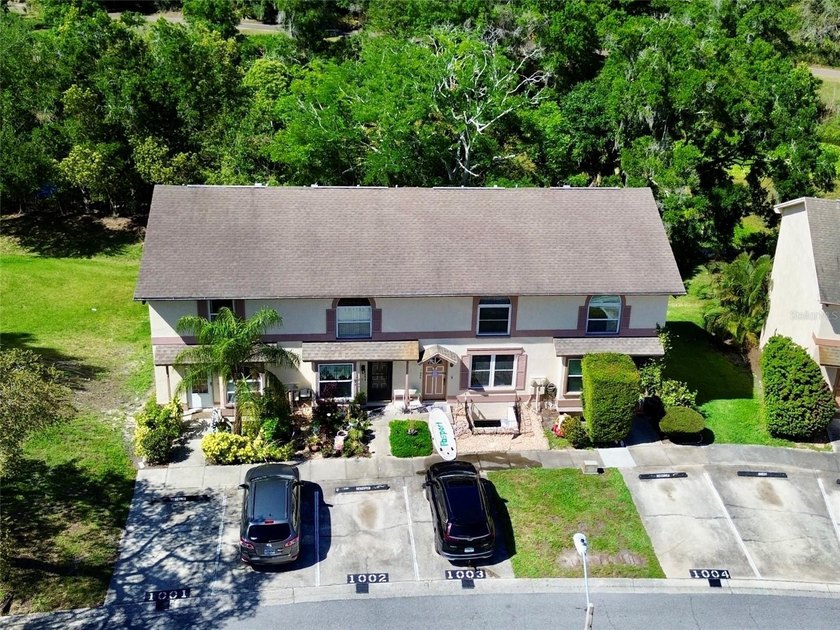 End unit Townhome with 3 bedrooms and 3 full baths and one 1/2 - Beach Townhome/Townhouse for sale in Clearwater, Florida on Beachhouse.com