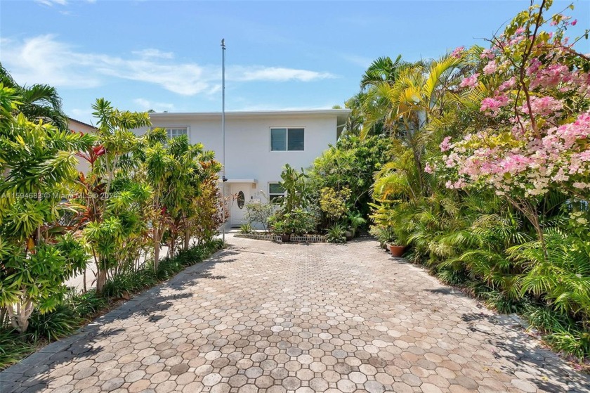 Desirable and rarely on the market! This nice Twin home with - Beach Home for sale in Miami Beach, Florida on Beachhouse.com