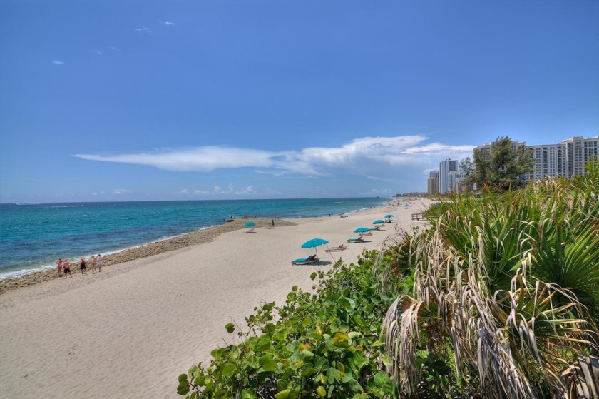 Fabulous completely remodeled east tower 2 bedroom 3.5 bath - Beach Condo for sale in Singer Island, Florida on Beachhouse.com