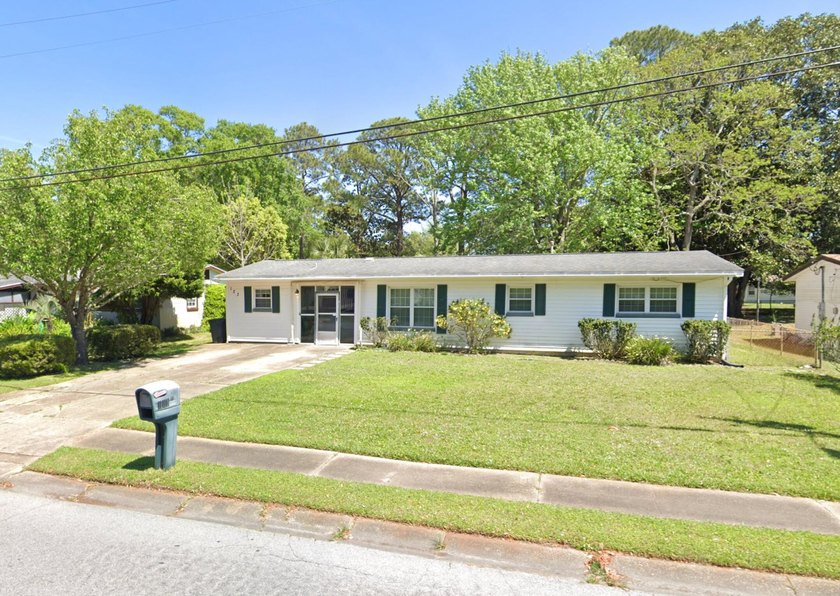 Location, Location, Location! Welcome to 123 SW Robinwood, a - Beach Home for sale in Fort Walton Beach, Florida on Beachhouse.com
