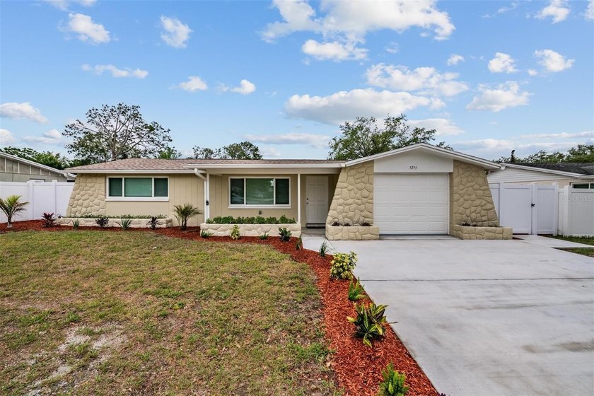 Price reduced by over $6,000.  Sellers motivated. Masterful - Beach Home for sale in New Port Richey, Florida on Beachhouse.com