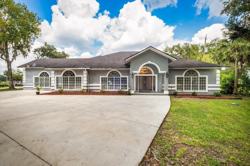 Exquisite Riverfront Home sitting on almost 2 acres of Land!!! - Beach Home for sale in Jacksonville, Florida on Beachhouse.com