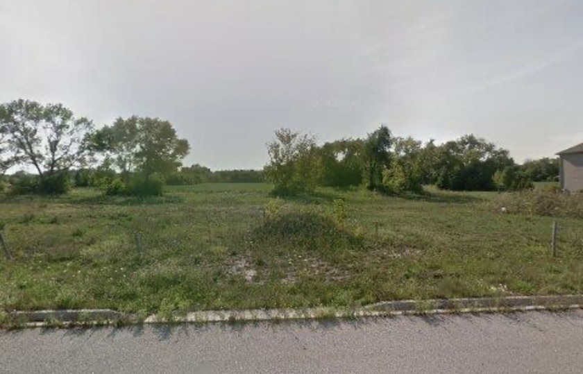 Close to schools, restaurants, shopping,  Ready for building - Beach Lot for sale in Winthrop Harbor, Illinois on Beachhouse.com