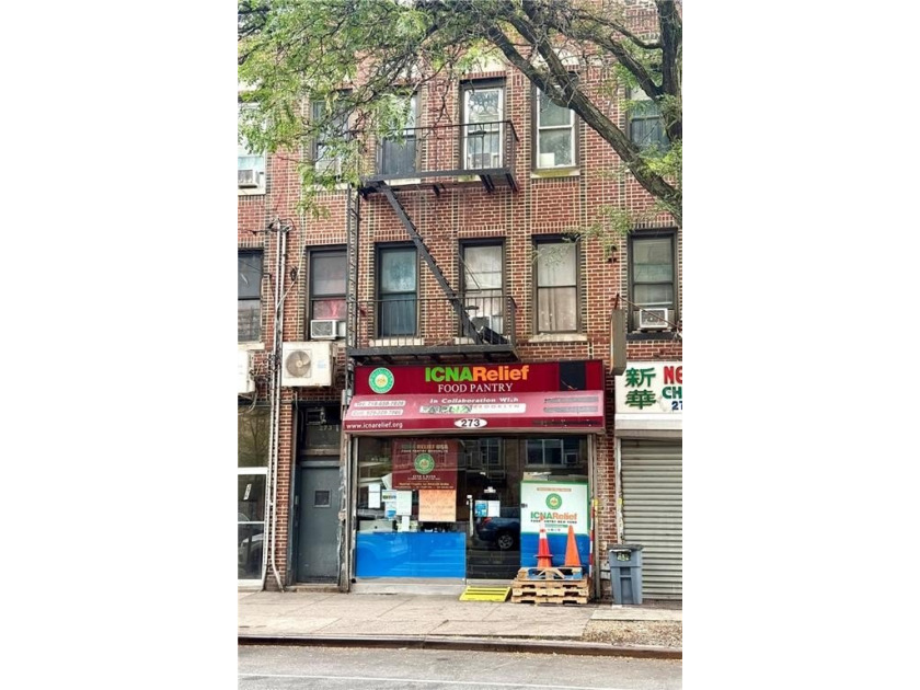 Presenting a prime investment opportunity in the heart of - Beach Commercial for sale in Brooklyn, New York on Beachhouse.com