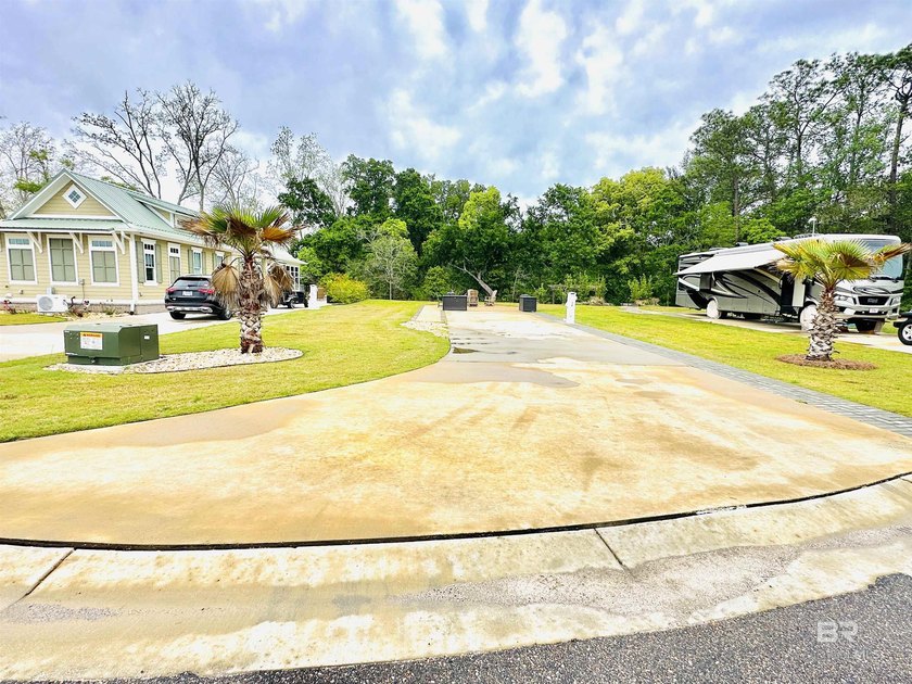 This oversized lake view lot located the beautiful LAKE OSPREY - Beach Lot for sale in Elberta, Alabama on Beachhouse.com