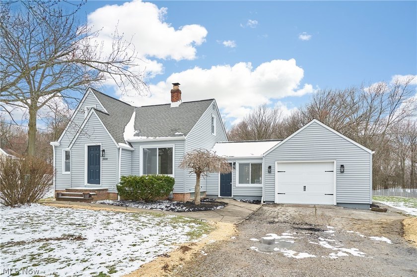 Stunning Fully Remodeled Bungalow in Willoughby Hills! 3 - Beach Home for sale in Willoughby Hills, Ohio on Beachhouse.com