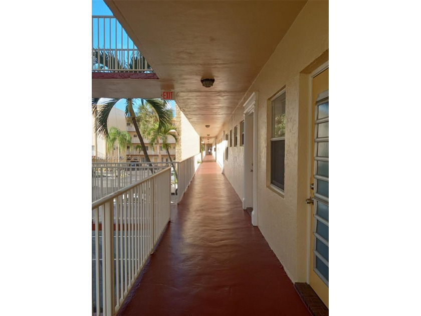 55+COMMUNITY IN TOPAZ SOUTH CONDOMINIUM. CHARMING AND WELL - Beach Condo for sale in Lauderdale Lakes, Florida on Beachhouse.com