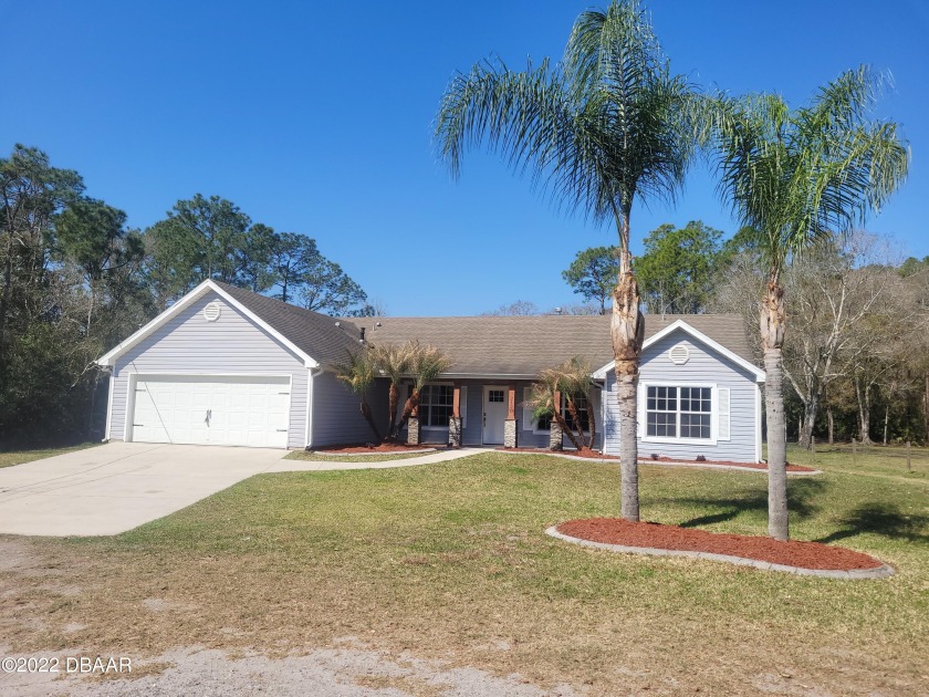 Country Living minutes from Famous Daytona Beach! Nearly 2 acres - Beach Home for sale in Port Orange, Florida on Beachhouse.com