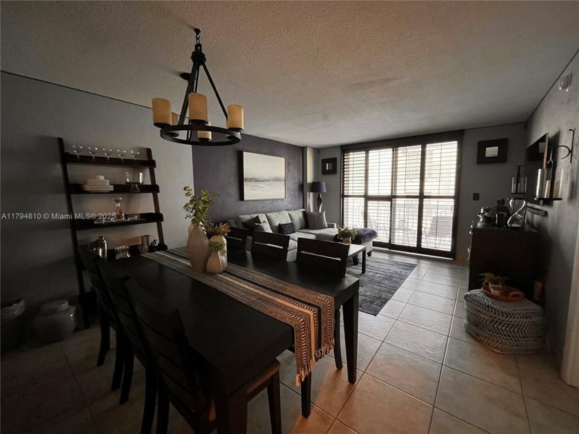 This updated 1bed, 1-bath condo offers the perfect blend of - Beach Condo for sale in Miami Beach, Florida on Beachhouse.com