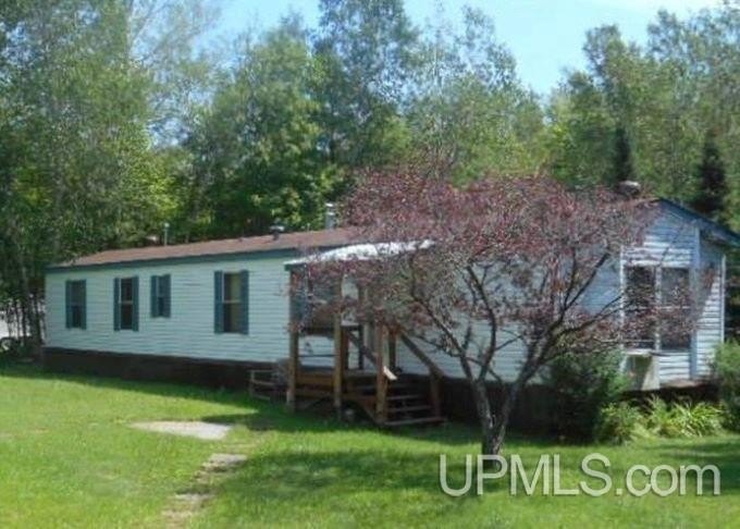 Well maintained home in the heart of Silver city, just a few - Beach Home for sale in Ontonagon, Michigan on Beachhouse.com