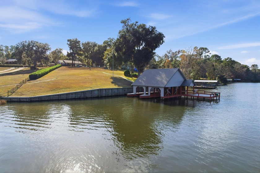 Rare improved waterfront lot on Lake Talquin. This approximately - Beach Lot for sale in Tallahassee, Florida on Beachhouse.com