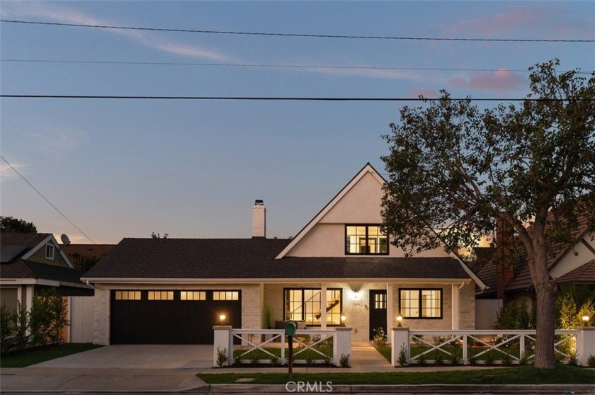 Welcome to 418 E 16th Street! This property is impeccably - Beach Home for sale in Costa Mesa, California on Beachhouse.com