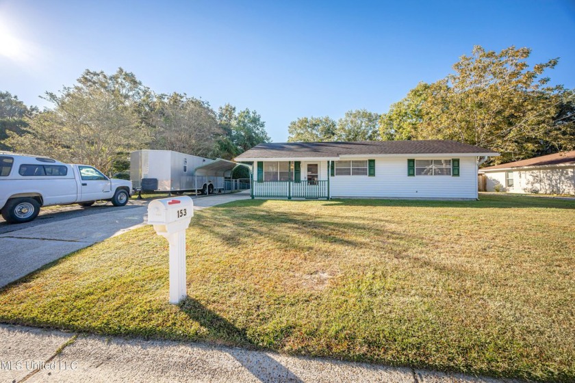 Perfect multi-generational home! Don't miss out on 2 kitchens - Beach Home for sale in Ocean Springs, Mississippi on Beachhouse.com