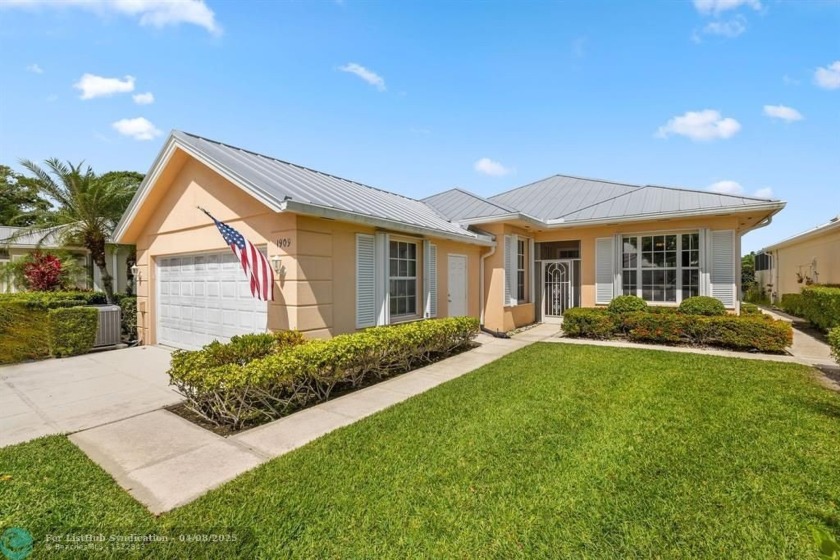Stunning 3BR/2BA Bedford model pool home in The Meadows at - Beach Home for sale in Palm City, Florida on Beachhouse.com