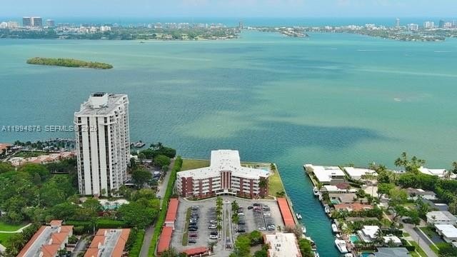 Spacious and bright 2 bedroom 2-bath Bayfront condo with a - Beach Condo for sale in Miami Shores, Florida on Beachhouse.com