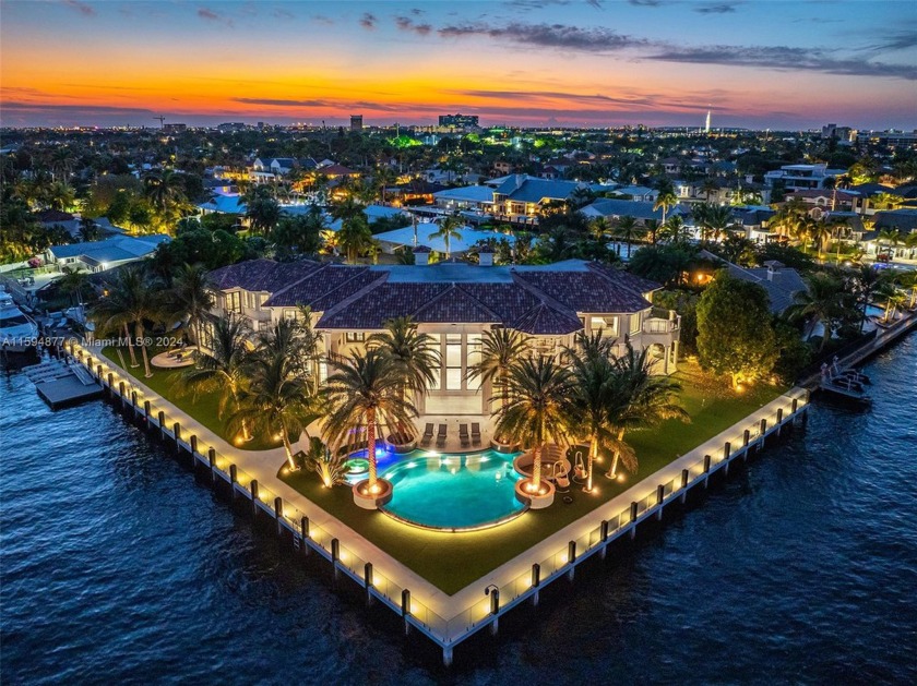 Welcome to an exquisite point lot estate in Coral Ridge Country - Beach Home for sale in Fort Lauderdale, Florida on Beachhouse.com