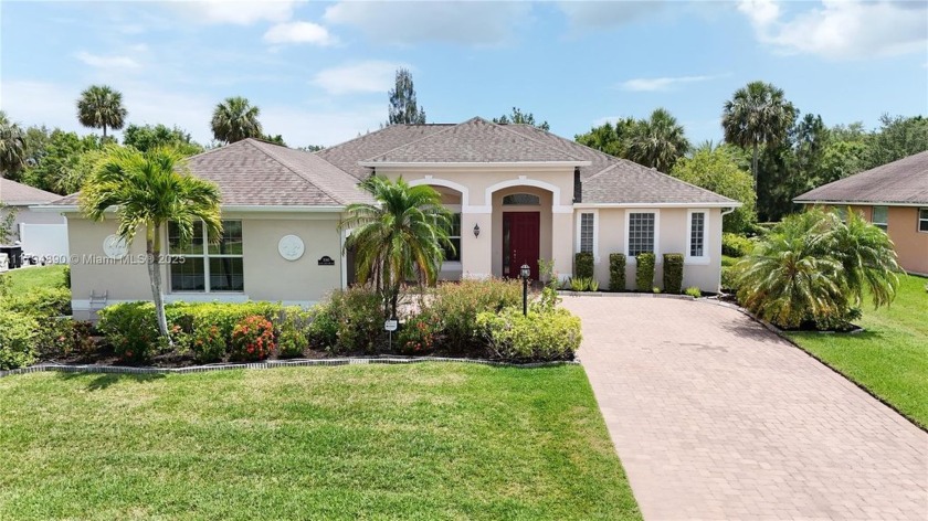 *LIKE NEW* Immaculate, Spotless, Stunning, 3/2/2 house for sale! - Beach Home for sale in Vero Beach, Florida on Beachhouse.com