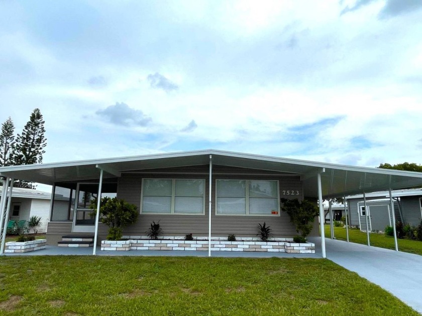 Welcome to Colony Cove, a 55+ Resort style of living! I don't - Beach Home for sale in Ellenton, Florida on Beachhouse.com