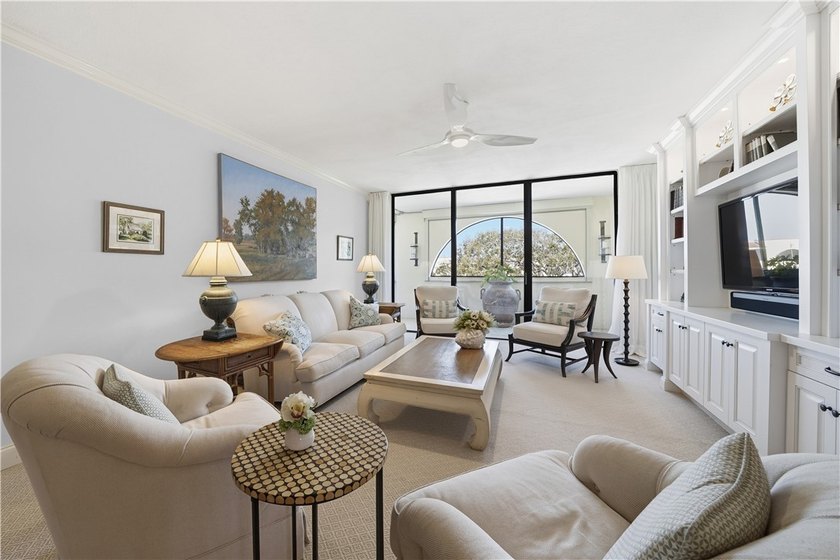 Spacious 2,000 sq ft condo offered beautifully furnished and - Beach Condo for sale in Vero Beach, Florida on Beachhouse.com