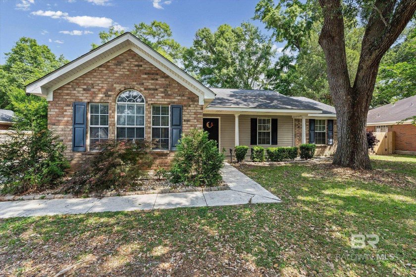 Welcome to this well-maintained 3-bedroom, 2-bath home in the - Beach Home for sale in Mobile, Alabama on Beachhouse.com