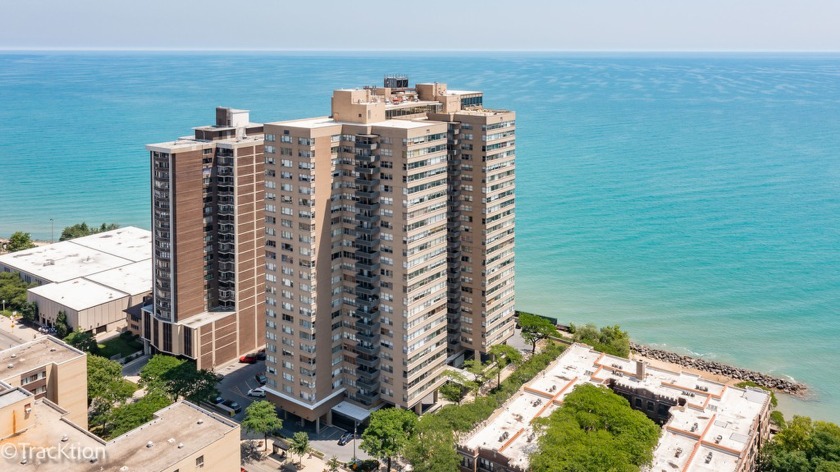 Welcome to your very own lakefront oasis in Chicago's Edgewater - Beach Home for sale in Chicago, Illinois on Beachhouse.com