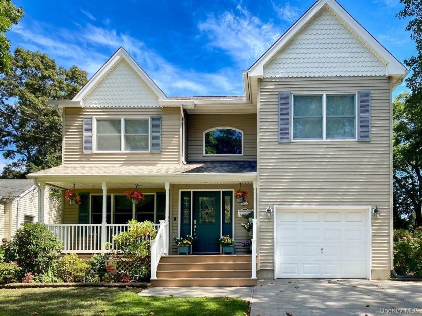 -Welcome to 29 Bailey Avenue, Babylon.  On a Hidden Private Tree - Beach Home for sale in Babylon, New York on Beachhouse.com