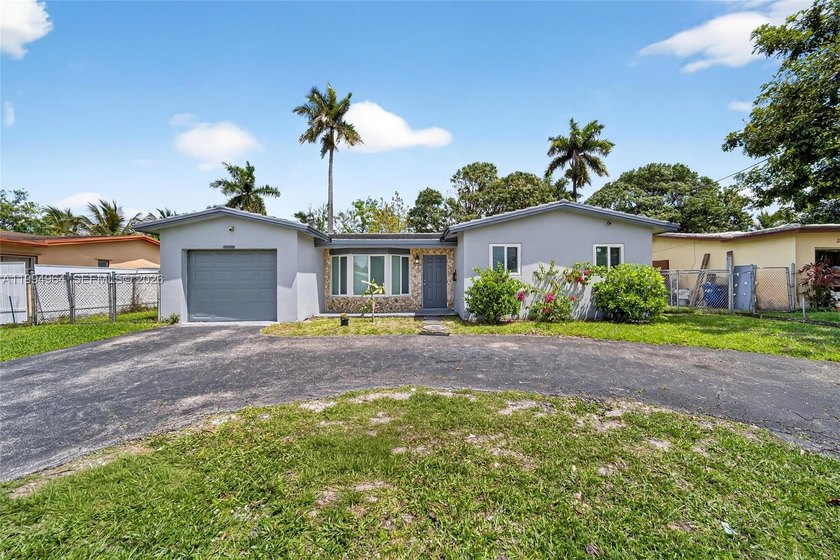 Exceptional investment opportunity in Lauderhill! This spacious - Beach Home for sale in Lauderhill, Florida on Beachhouse.com