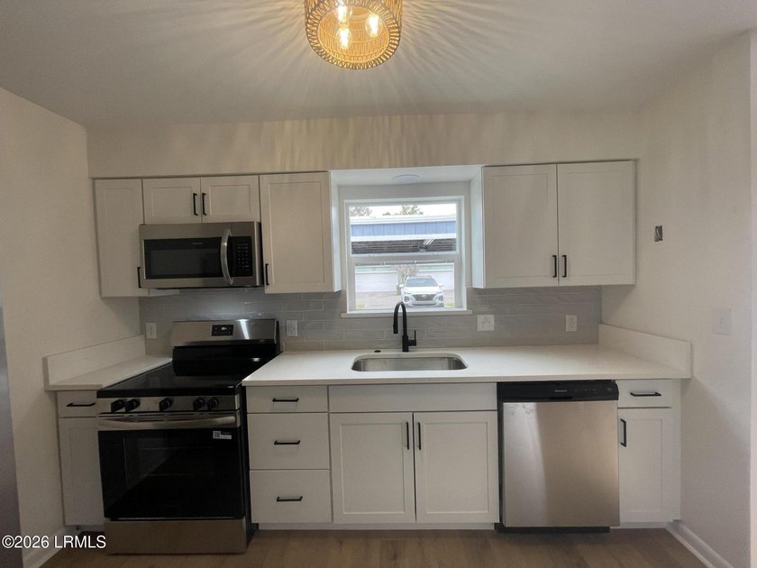 Completely renovated and move-in ready, this beautifully updated - Beach Townhome/Townhouse for sale in Beaufort, South Carolina on Beachhouse.com