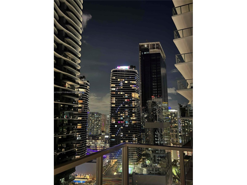 AMAZING OPPORTUNITY 2Bed/2.5Bath unit in the heart of Brickell - Beach Condo for sale in Miami, Florida on Beachhouse.com