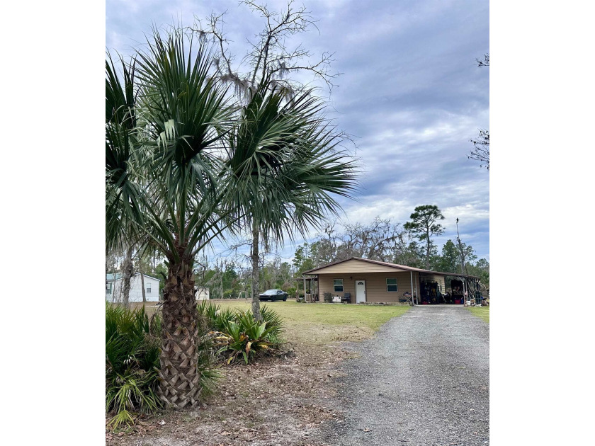 You'll love this custom built home with lots of extras! 3/2 on 1 - Beach Home for sale in Perry, Florida on Beachhouse.com