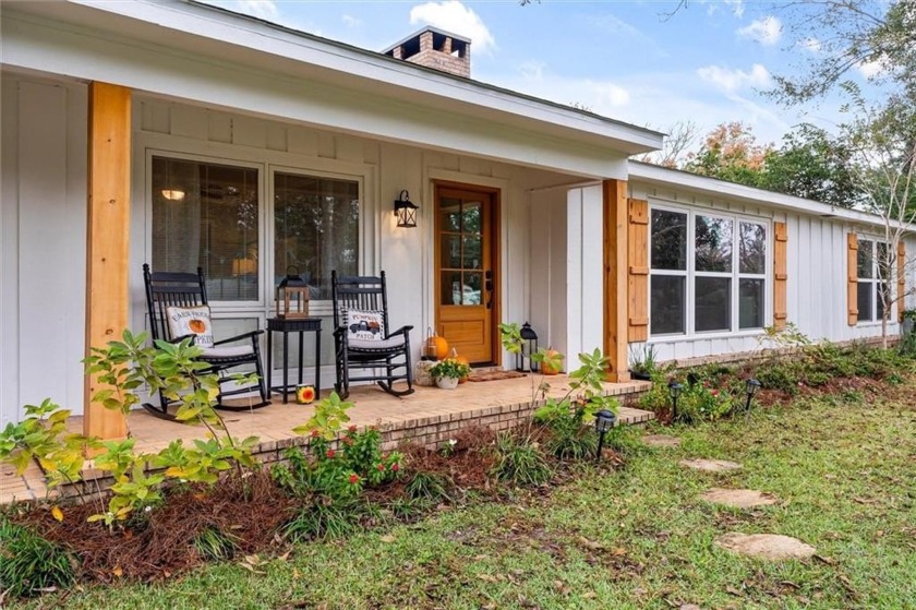 This home comes with all of the luxuries of living on the water - Beach Home for sale in Mobile, Alabama on Beachhouse.com