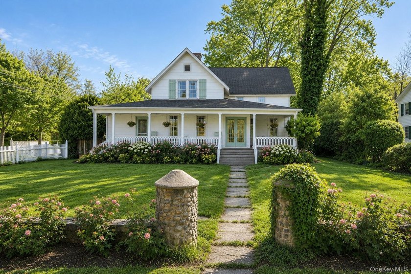 Where does one begin? For those who want it all...coastal - Beach Home for sale in Setauket, New York on Beachhouse.com