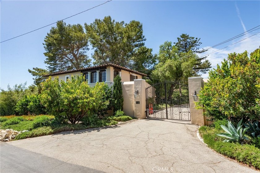 Rarely does a property of this magnitude and historical - Beach Home for sale in Rancho Palos Verdes, California on Beachhouse.com