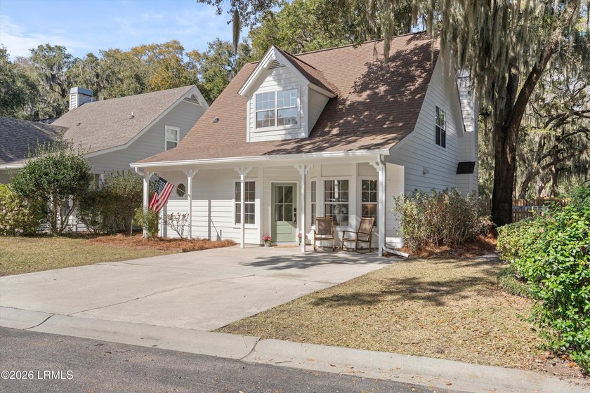 Welcome to 11 Mariners Court, a beautifully refreshed 3-bedroom - Beach Home for sale in Port Royal, South Carolina on Beachhouse.com