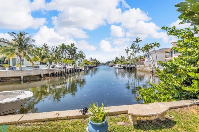 ATTENTION!, LOWEST PRIZED 2 BEDROOM ON LAS OLAS, THIS IS A MUST - Beach Condo for sale in Fort Lauderdale, Florida on Beachhouse.com