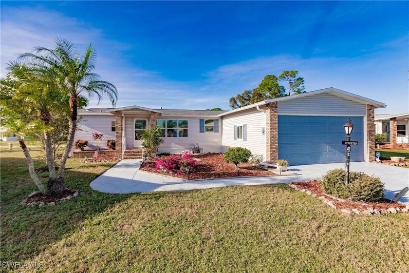 This lovely 2 bedroom/2 bath home has a split bedroom floor plan - Beach Home for sale in North Fort Myers, Florida on Beachhouse.com