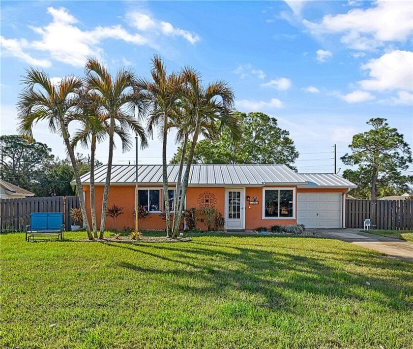 POOL HOME w/ newer METAL ROOF! Beautifully maintained 3BR/2BA - Beach Home for sale in Vero Beach, Florida on Beachhouse.com