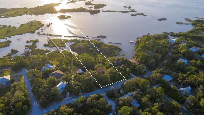 Here's an amazing opportunity for your new island home!  This 4 - Beach Acreage for sale in Cedar Key, Florida on Beachhouse.com