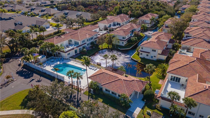 Welcome to your move-in ready condo with picturesque pond views - Beach Condo for sale in Vero Beach, Florida on Beachhouse.com