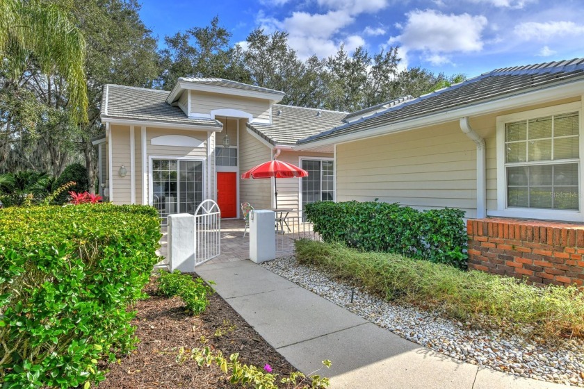 Come experience easy living in this charming villa in the - Beach Home for sale in University Park, Florida on Beachhouse.com