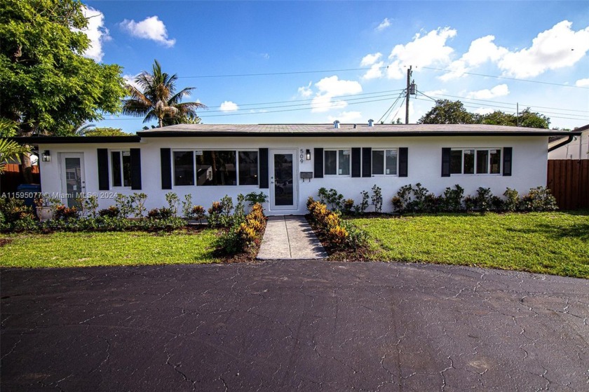 Step into the charming single-family home in Wilton Manors and - Beach Home for sale in Wilton Manors, Florida on Beachhouse.com