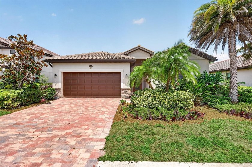 Welcome to resort-style living in Gran Paradiso, one of Venice's - Beach Home for sale in Venice, Florida on Beachhouse.com