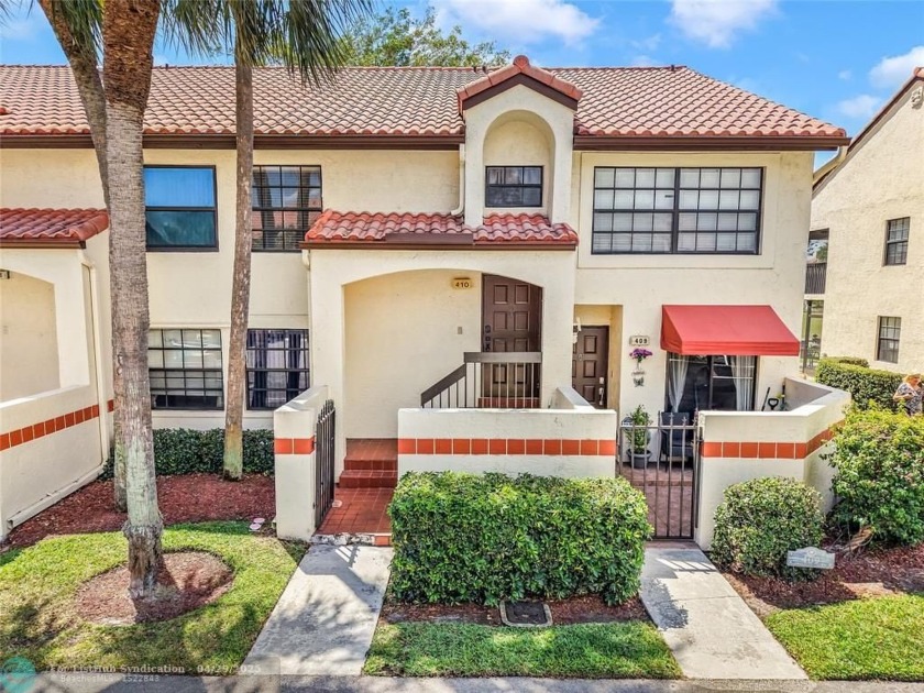 Rarely available 3BR, 2BA corner condo with bonus room  screened - Beach Condo for sale in Deerfield Beach, Florida on Beachhouse.com