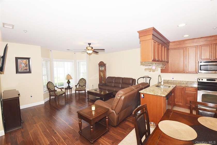 This Stylish Condo Boasts Sleek Finishes And An Abundance Of - Beach Condo for sale in Oakdale, New York on Beachhouse.com