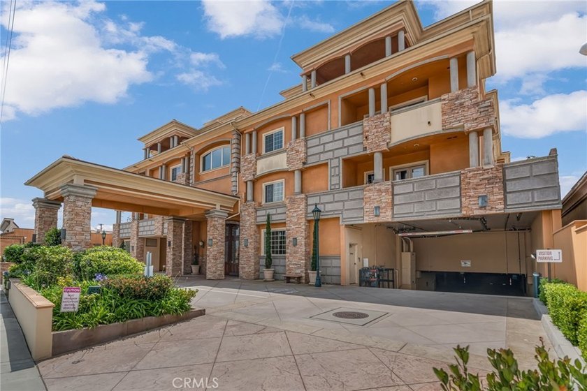 Welcome to this beautifully maintained condo in a desirable 55+ - Beach Condo for sale in Torrance, California on Beachhouse.com
