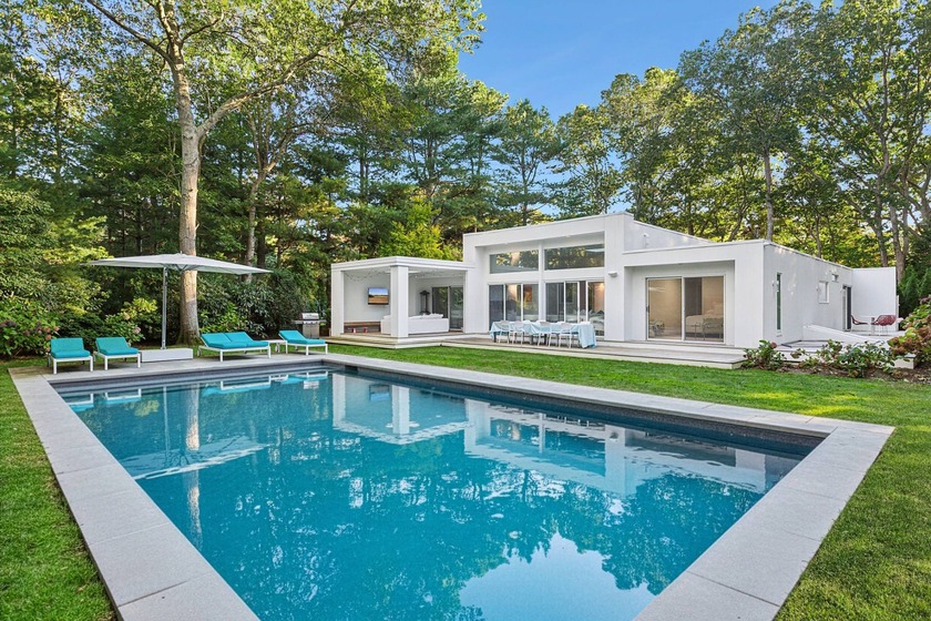 On a quiet lane, this newly renovated home blends modern design - Beach Home for sale in Wainscott, New York on Beachhouse.com
